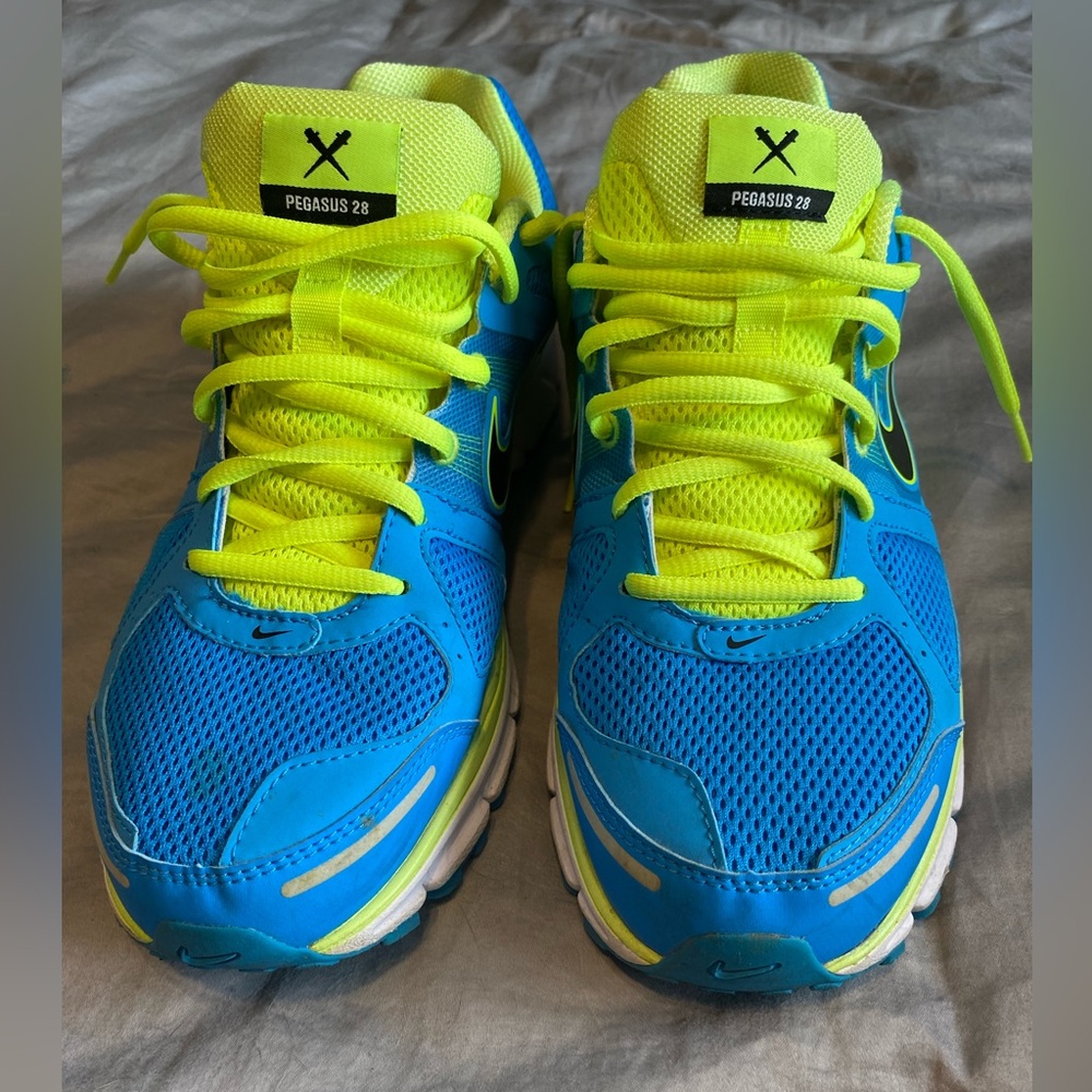 Used Nike Air Pegasus + 28 men’s shoes size 10.5